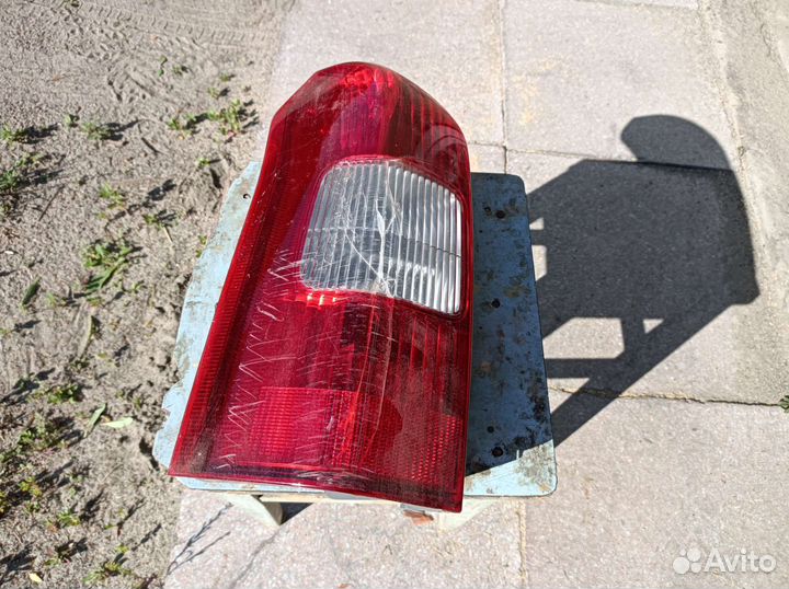 Стоп сигнал Тойота Пробокс