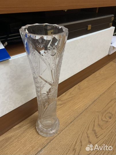 Хрустальная ваза