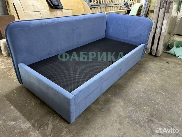Кровать угловая с матрасом