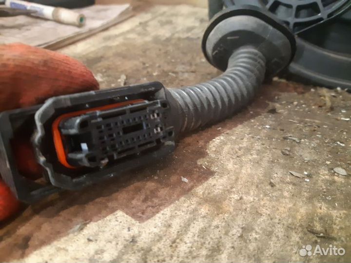 Стеклоподъемник электр. задний правый Hyundai Tucs