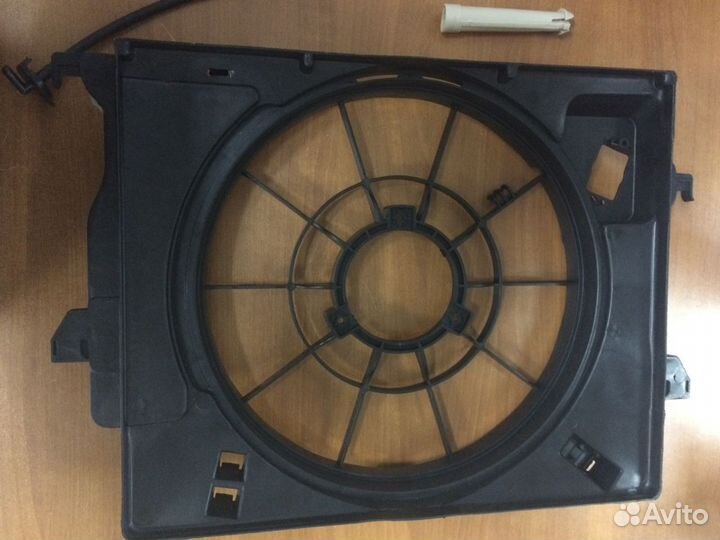 Диффузор вентилятора с бачком ож Kia Rio, Solaris