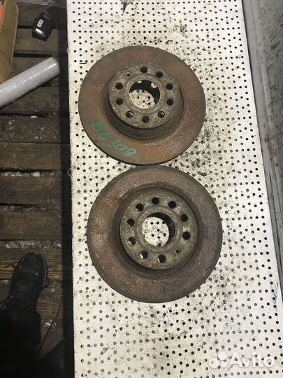 Диски тормозные задние Volkswagen Passat B6