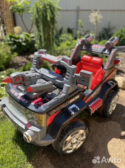 Детский автомобиль на аккумуляторе