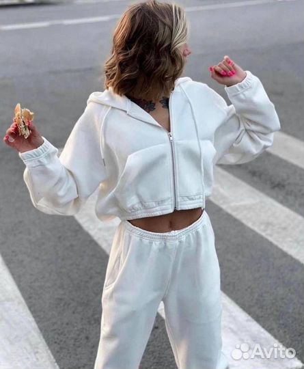 Спортивный костюм женский