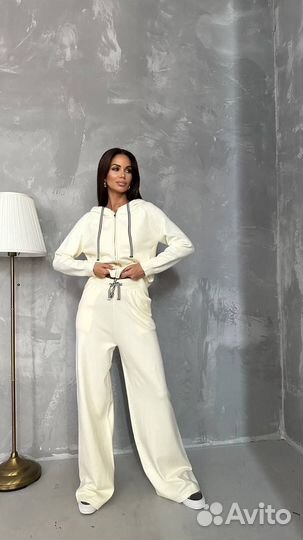 Трикотажный костюм женский брючный