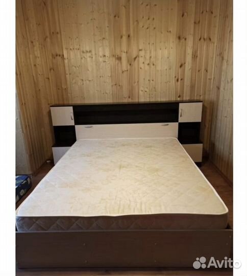 Кровать двухспальная