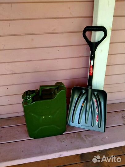 Лопата автомобильная