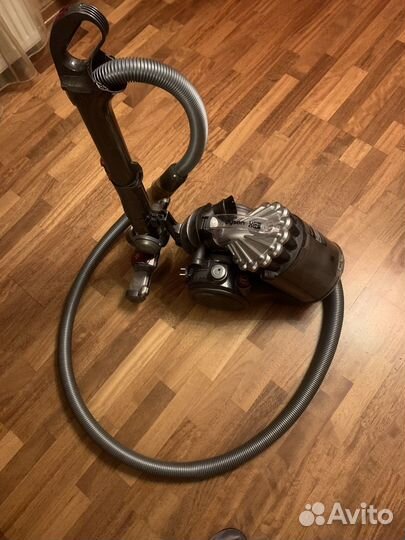 Пылесос Dyson dc23