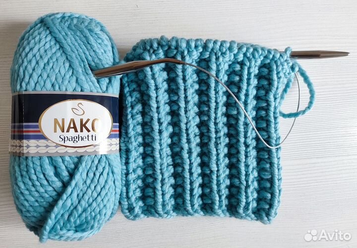 Шапка вязаная, объемная