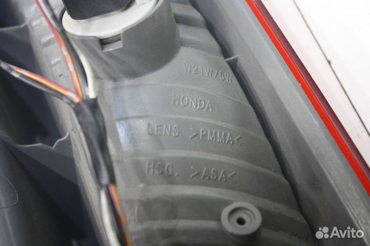 Фонарь задний левый Honda Stream RN4