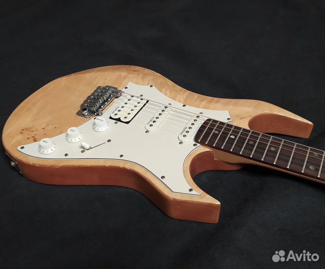 Электрогитара профессиональная