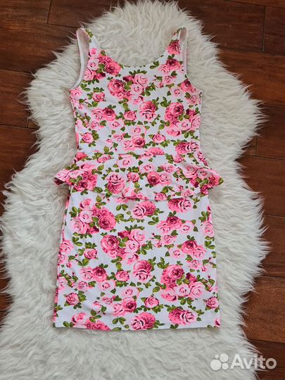 40-42 красивое платье мини с баской HM