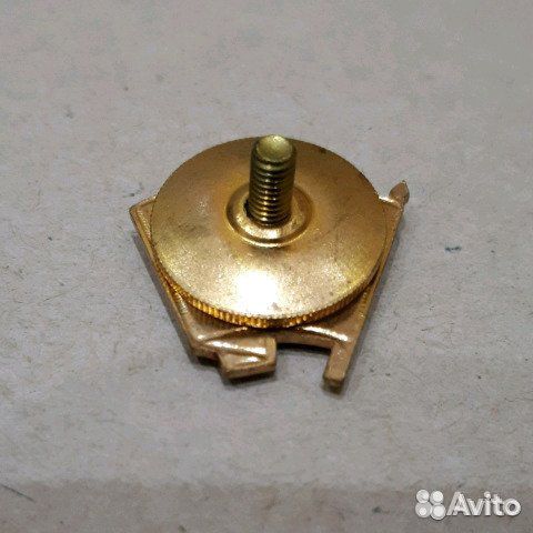 Комсомольский значок на закрутке влксм