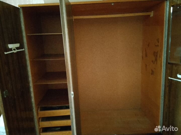 Отдам шкаф