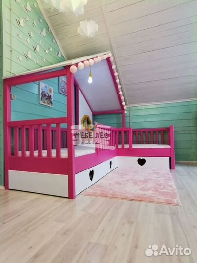 Кровать домик