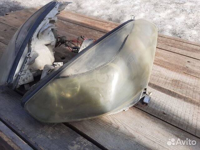 Фары Toyota Caldina ZZT-241