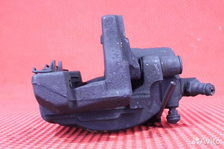 Суппорт тормозной передний правый Mercedes-Benz E