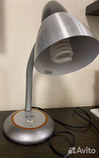 Лампа настольная