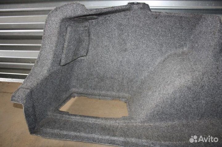 Обшивка багажника (левая) BMW E90/E91 2005