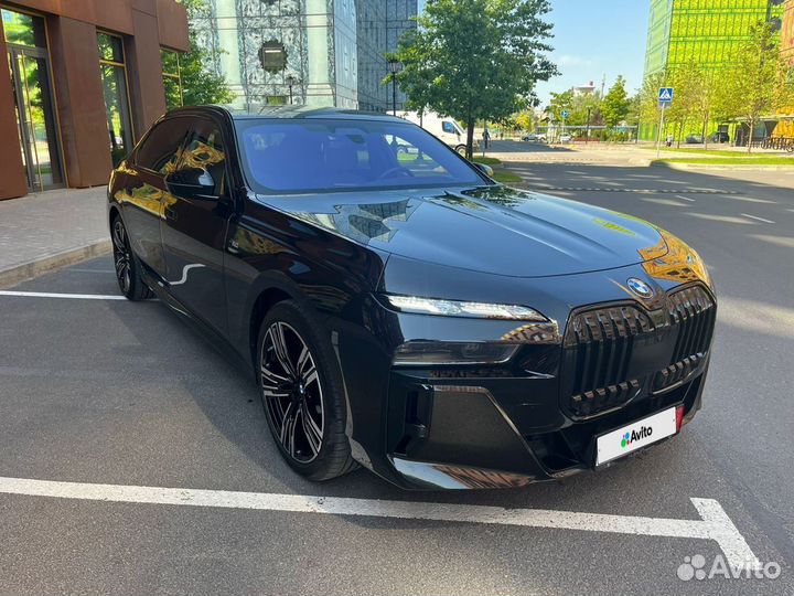 BMW 7 серия 3.0 AT, 2022, 8 400 км