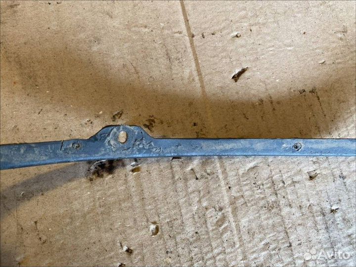 Накладка переднего крыла левого 2005-2014