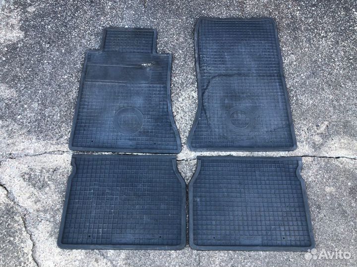 Резиновые ковры W124 оригинал