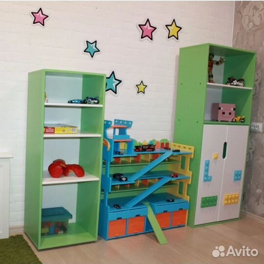 Ящик для игрушек и полочки