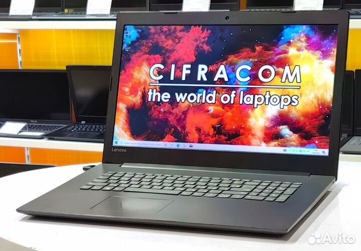 Ноутбук Lenovo 17.3''Core i7 7500U 8Gb SSD 256Gb