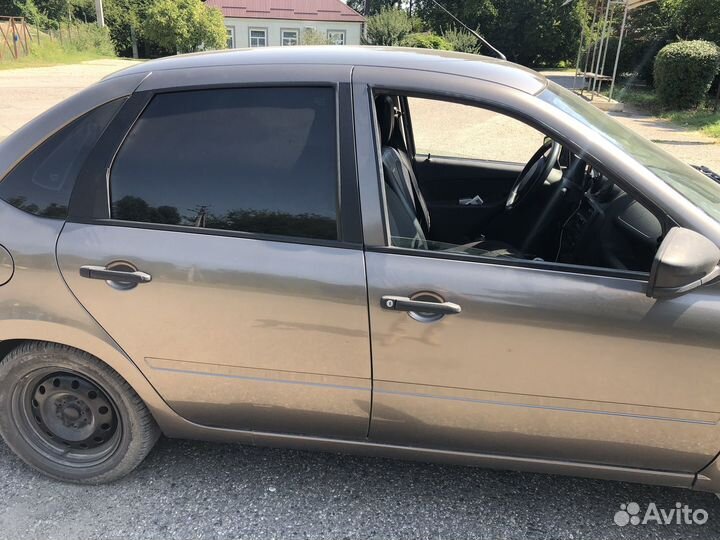 LADA Granta 1.6 МТ, 2018, 200 000 км