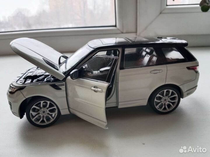 Модель range rover sport 1/24