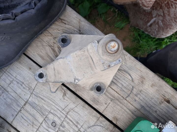 Кронштейн крепления кпп ford focus 1