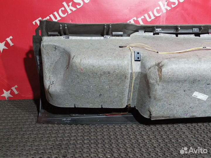 Консоль кабины верхняя 2018г Daf XF106