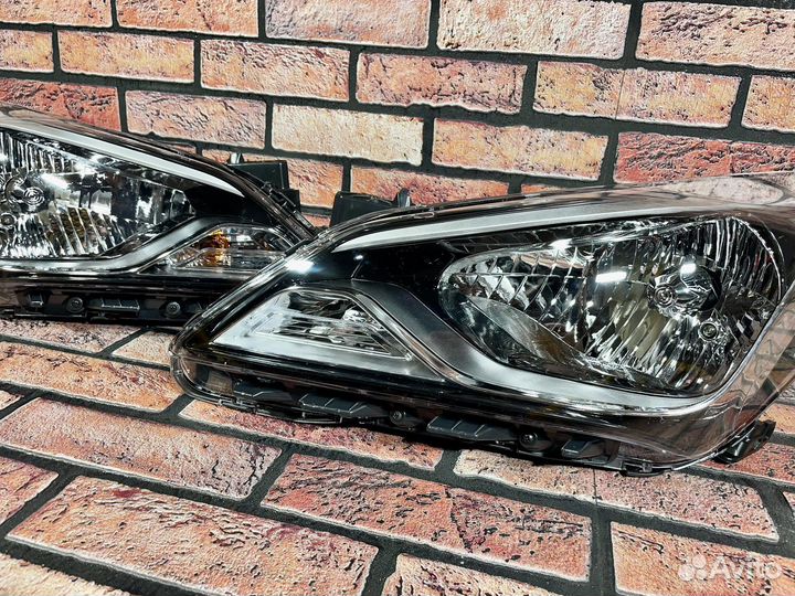 Фара левая и правая на Hyundai Solaris 2014-2017