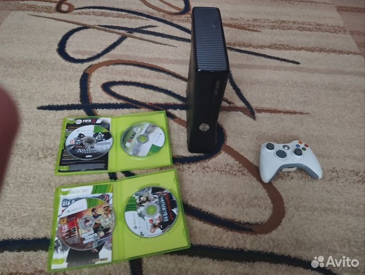 Xbox 360 slim 250гб + игры