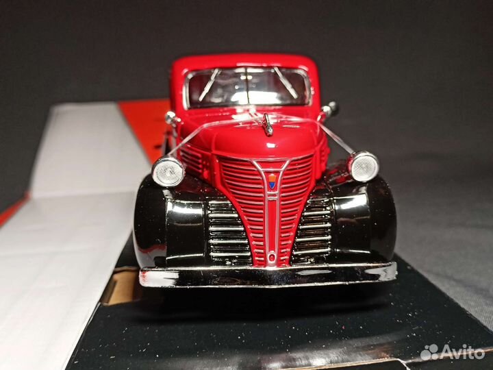 Модель Plymouth Pickup 1941 Motormax 1:24