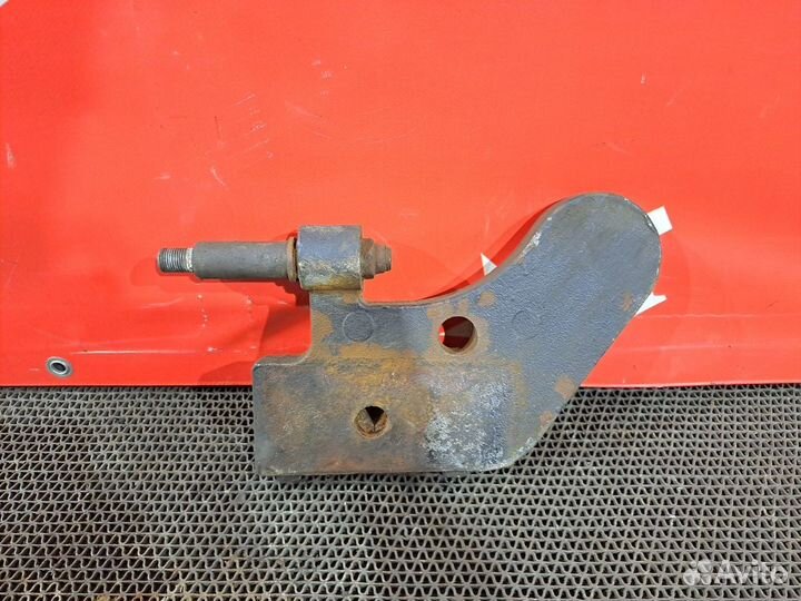 Кронштейн амортизатора нижний левый камаз 5490