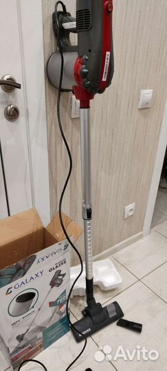 Вертикальный пылесос новый
