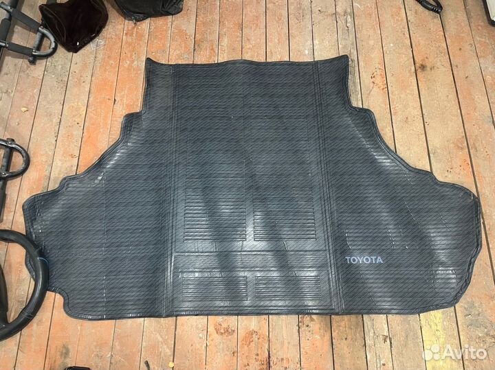 Опциональные ковры в багажник toyota