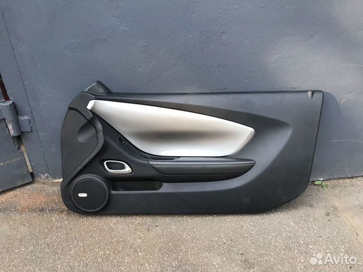 Обшивка двери правой Chevrolet Camaro V 10-15