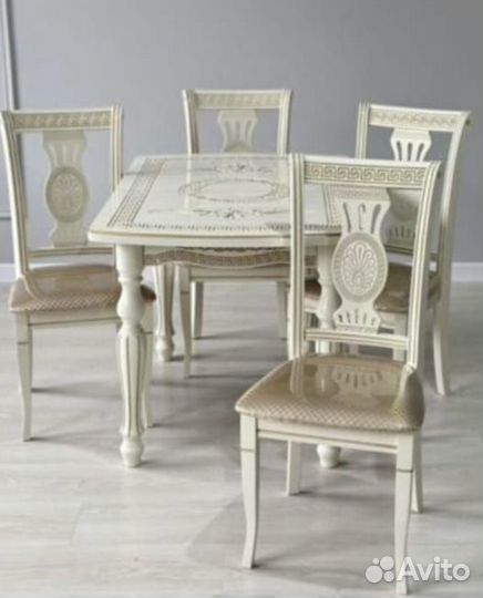 Стул Версаче, Жаккард