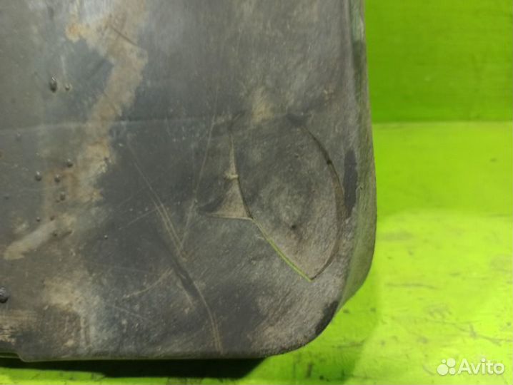 Подкрылок задний правый Kia Rio 2 седан G4EE 2010