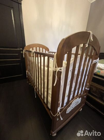 Детская кроватка