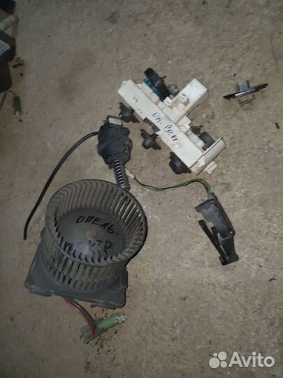 Моторчик и радиатор печки опель вектра 96г