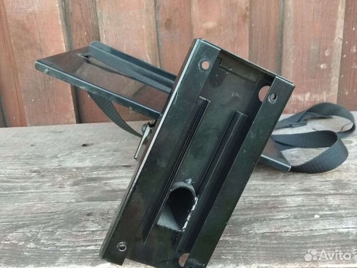 Метал.полка под телевизор