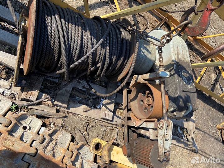 Лебедка подъема груза 251.11.00.000-01 на дэк-251