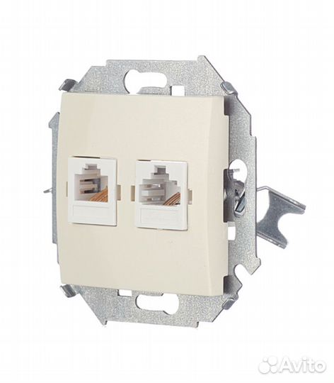 Розетка телефонная/компьютерная 1591590-031 скрыта