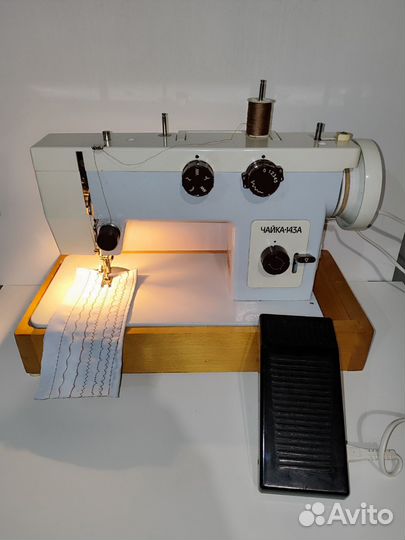 Швейная машинка Чайка 143 А