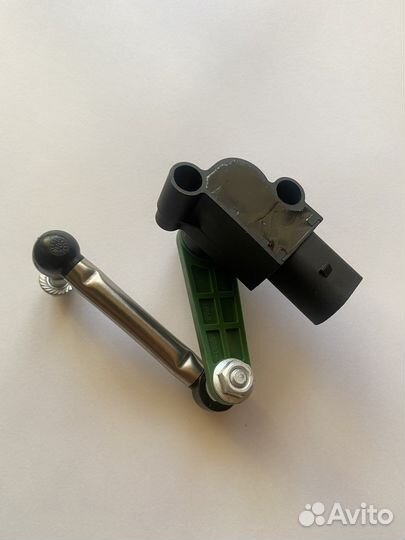 Датчик положения кузова Volkswagen Touareg NF, FL