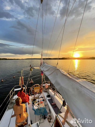 Прогулка на яхте или катере