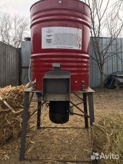 Измельчитель сена, соломы, кукурузы и свеклы